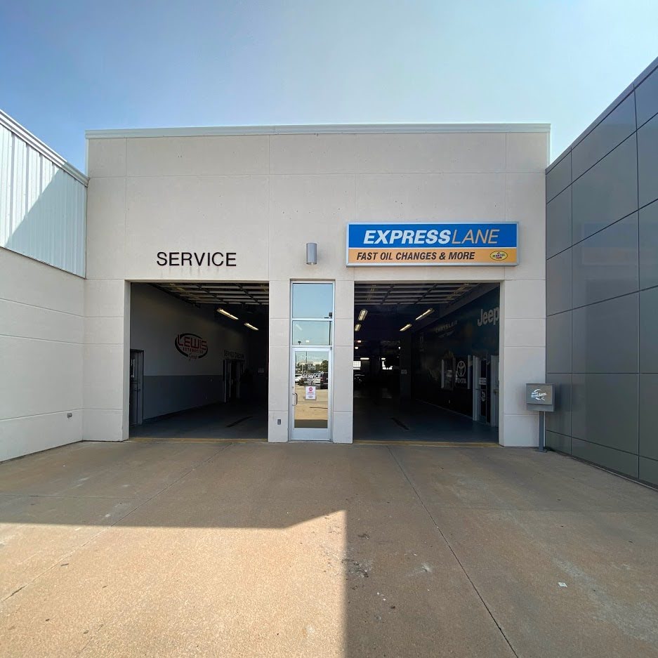 Hays, KS Chrysler Jeep Dodge Official Service Lewis CJDR