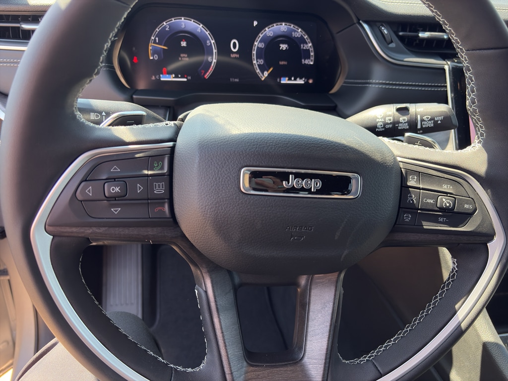 New 2025 Jeep Grand Cherokee Limited Sport Utility