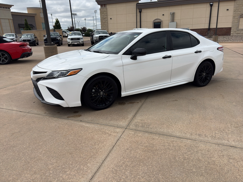 Used 2020 Toyota Camry SE Nightshade with VIN 4T1G11AK4LU314518 for sale in Hays, KS