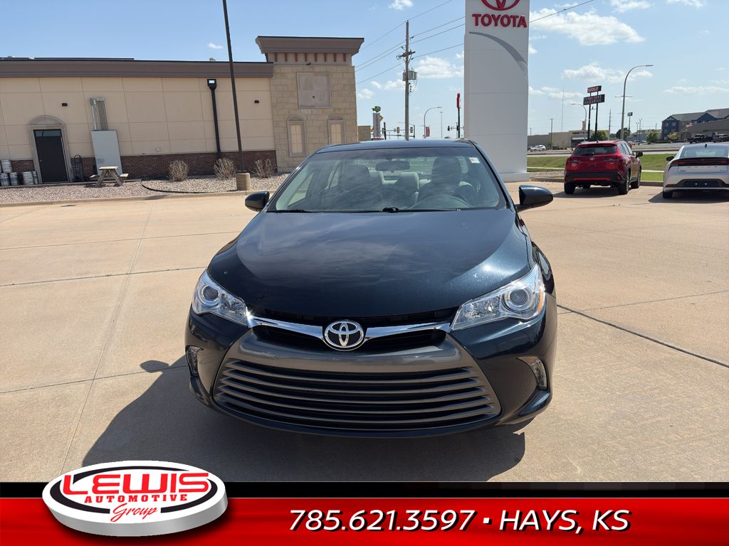 Used 2016 Toyota Camry XLE with VIN 4T4BF1FK7GR551388 for sale in Hays, KS