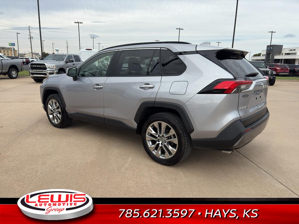2021 Toyota RAV4 Limited photo 3