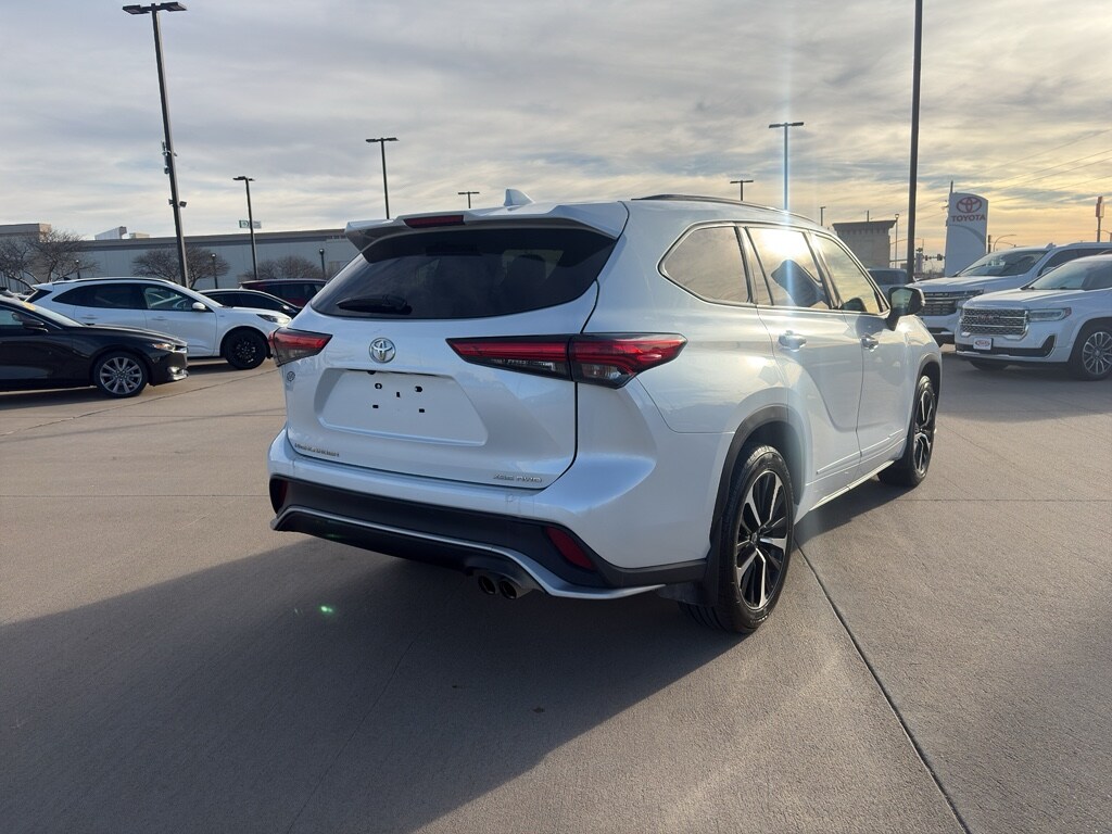 Used 2022 Toyota Highlander XSE SUV