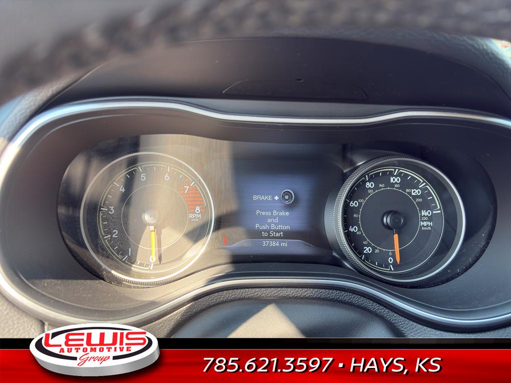 2022 Jeep Cherokee Trailhawk photo 2