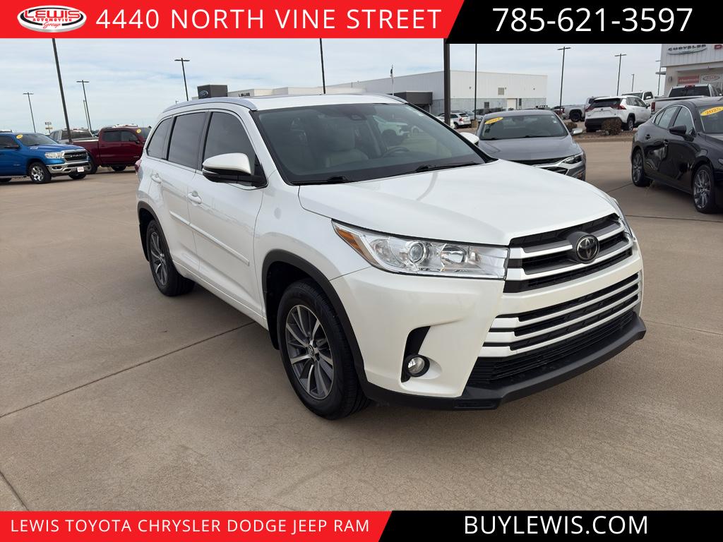2017 Toyota Highlander XLE's photo