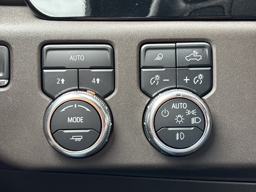 2024 GMC Sierra 1500 SLT - Photo 17