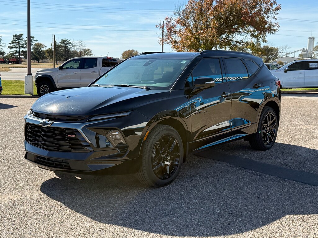 2025 Chevrolet Blazer RS photo 2