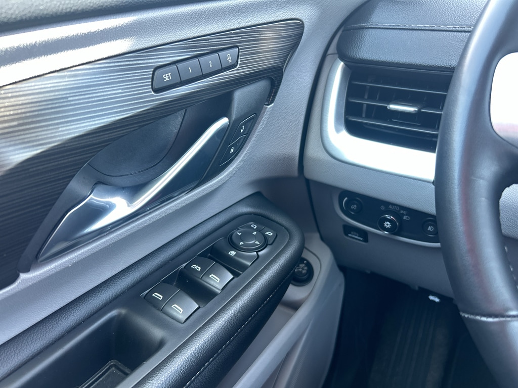 2024 GMC Terrain SLT - Photo 17