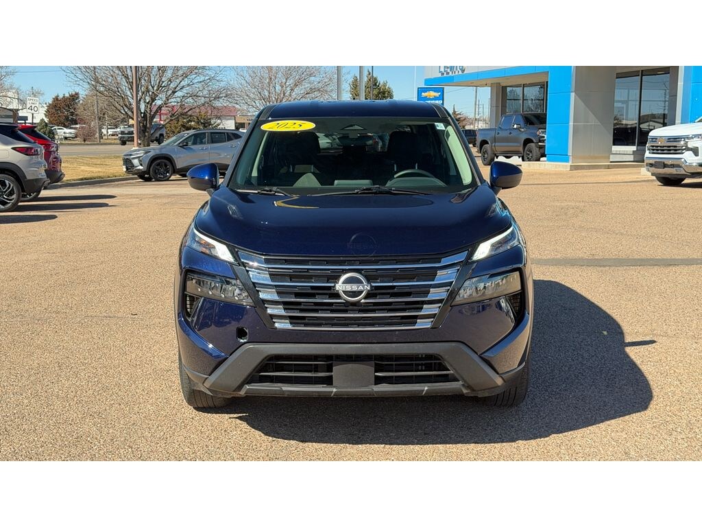 Used 2025 Nissan Rogue SV