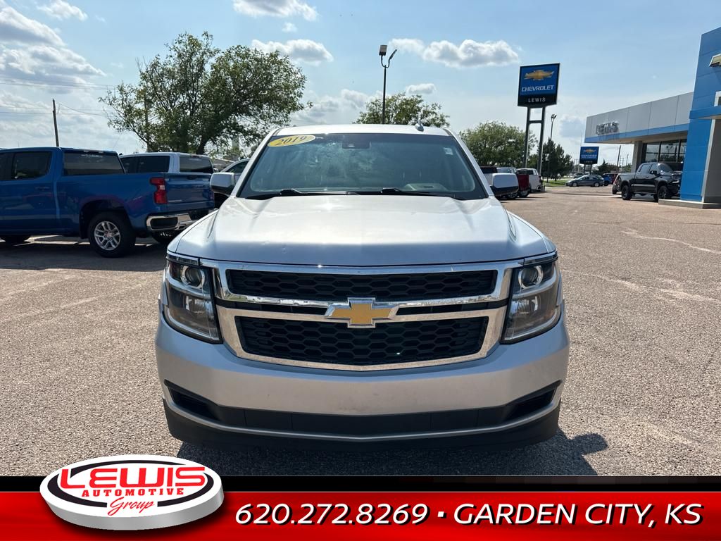 Used 2019 Chevrolet Tahoe LT with VIN 1GNSKBKC8KR391569 for sale in Garden City, KS