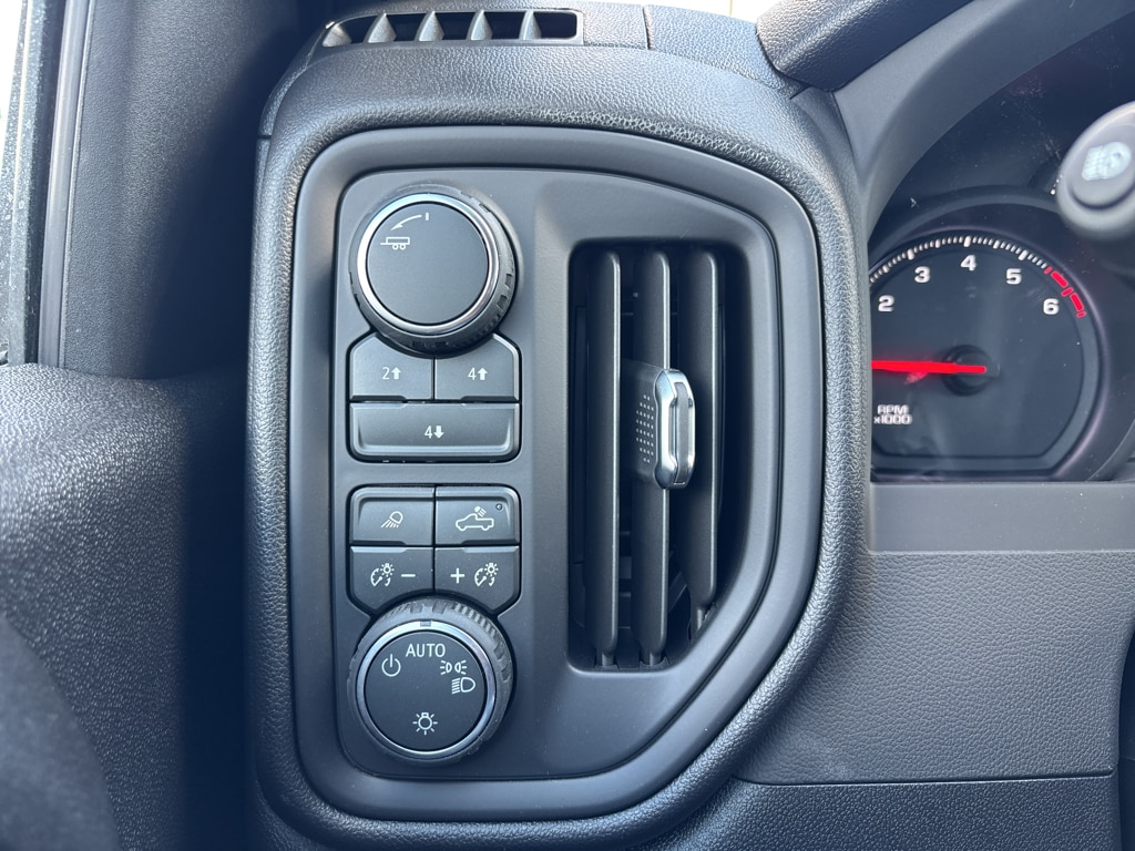 2026 Chevrolet Silverado 2500 HD Custom - Photo 18