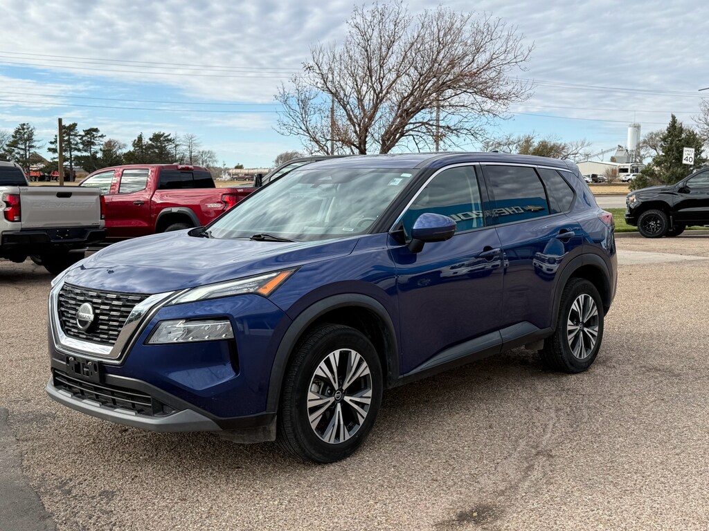 2021 Nissan Rogue SV photo 3