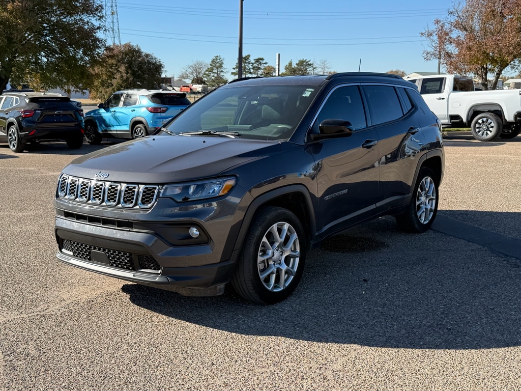 Used 2024 Jeep Compass Latitude Lux