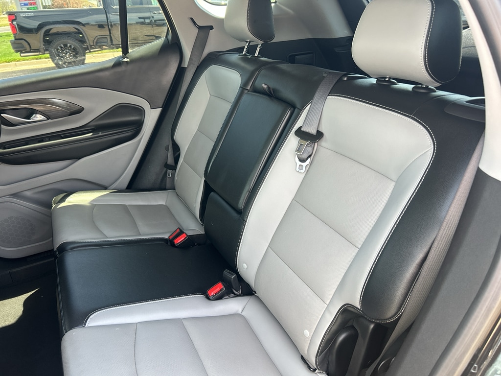 2024 GMC Terrain SLT - Photo 9