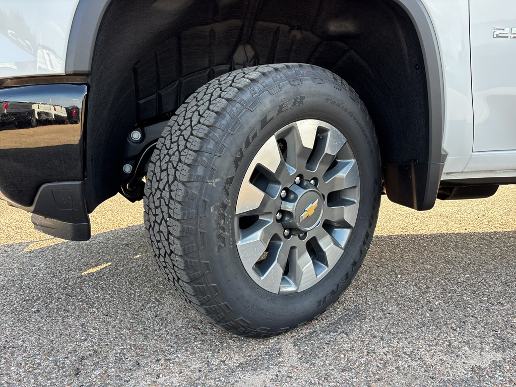 2026 Chevrolet Silverado 2500 HD Custom - Photo 8