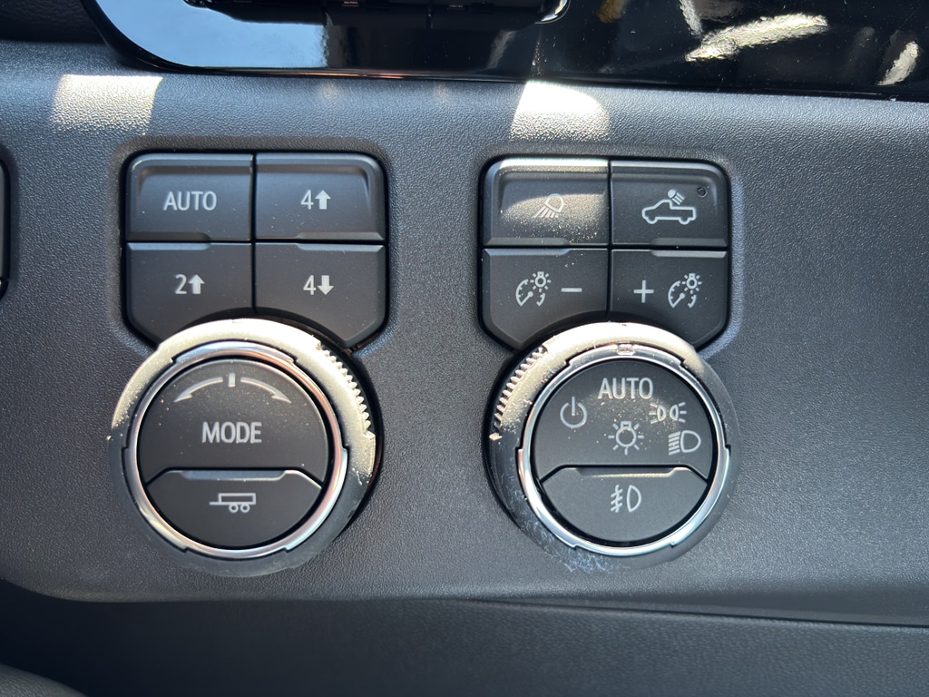 2026 Chevrolet Silverado 1500 ZR2 - Photo 18