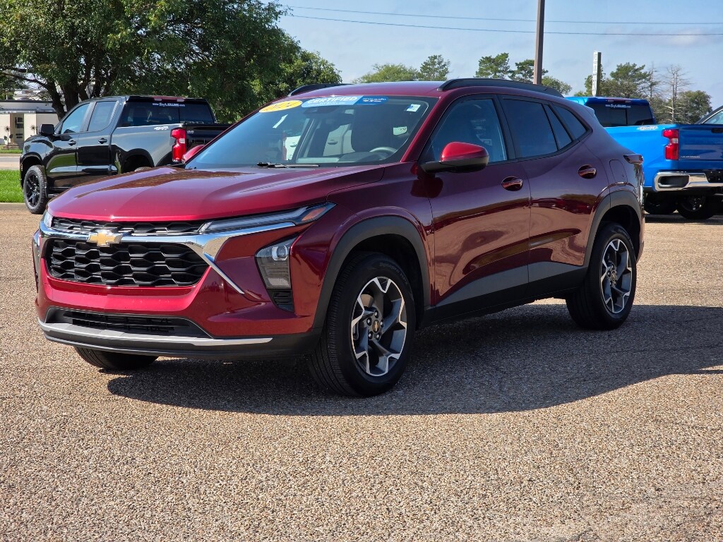 2024 Chevrolet Trax LT photo 3