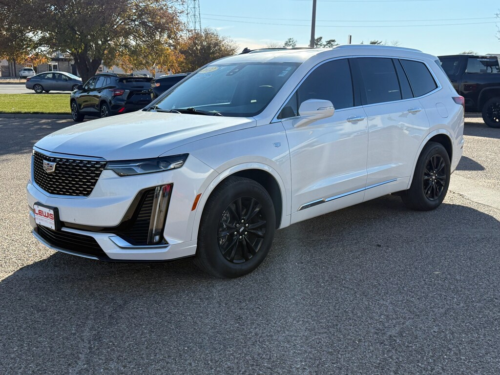 2022 Cadillac XT6 Luxury photo 2