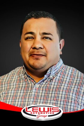 Staff member Andrew Gomez from ID_e0f4c559b4c8