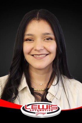 Staff member Yesenia Reyes from ID_e0f4c559b4c8