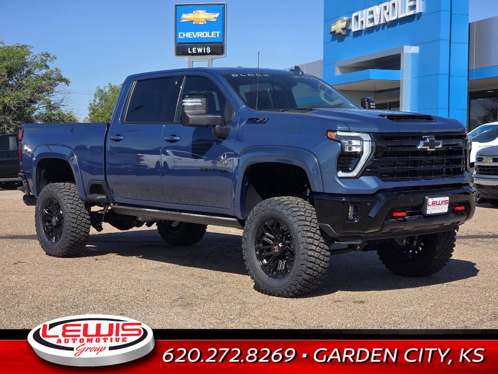 2025 Chevrolet Silverado 2500HD LTZ photo 3