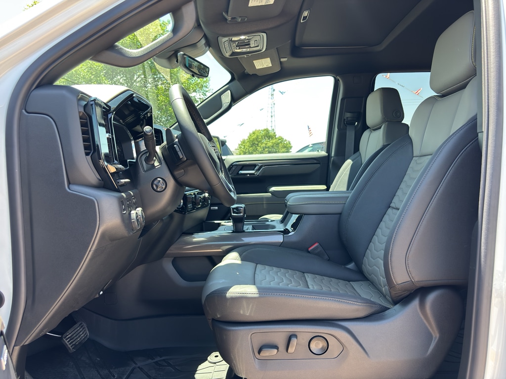 2026 Chevrolet Silverado 1500 ZR2 - Photo 14