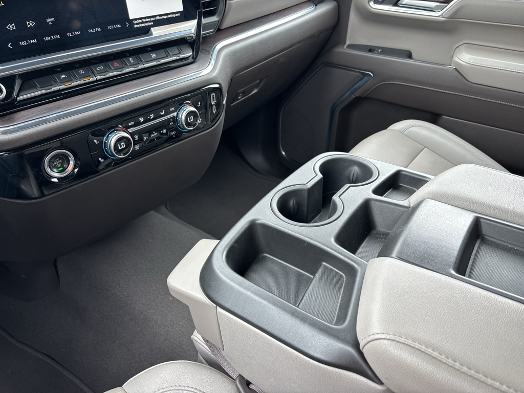 2024 GMC Sierra 1500 SLT - Photo 18