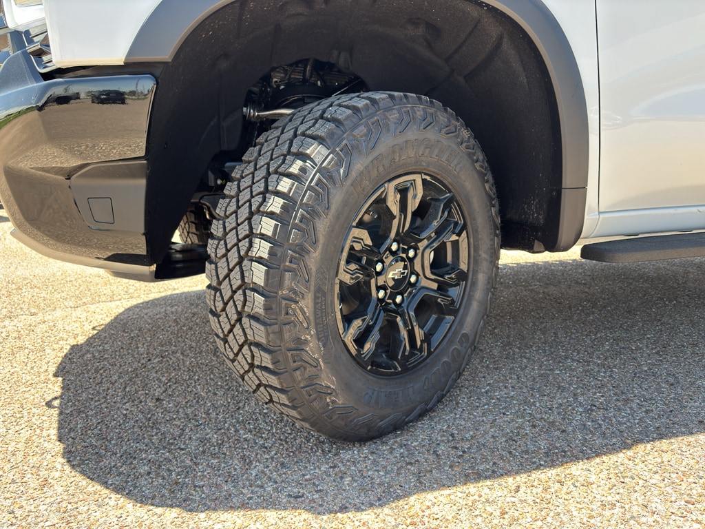 2026 Chevrolet Silverado 1500 ZR2 - Photo 23