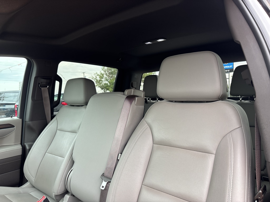 2024 GMC Sierra 1500 SLT - Photo 15