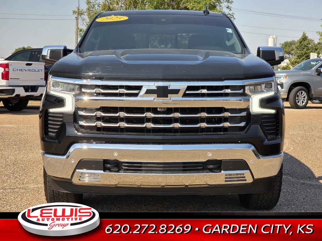 2023 Chevrolet Silverado 1500 LTZ photo 3