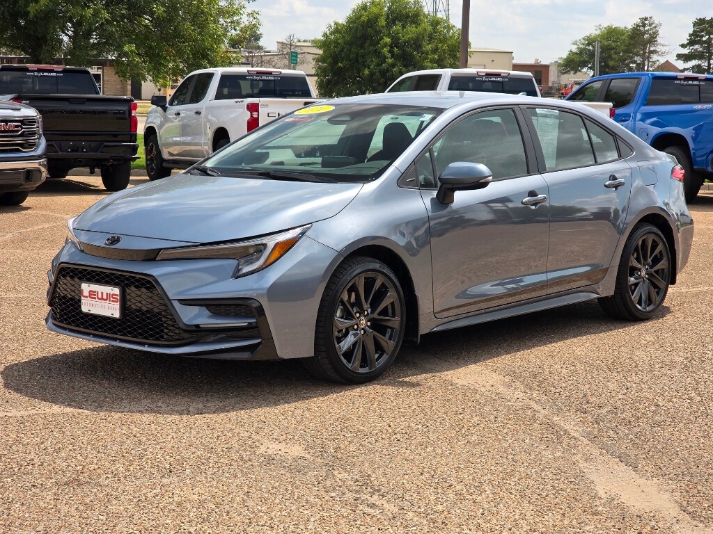 2024 Toyota Corolla SE photo 3