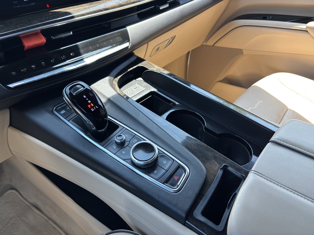 2023 Cadillac Escalade Premium Luxury - Photo 17