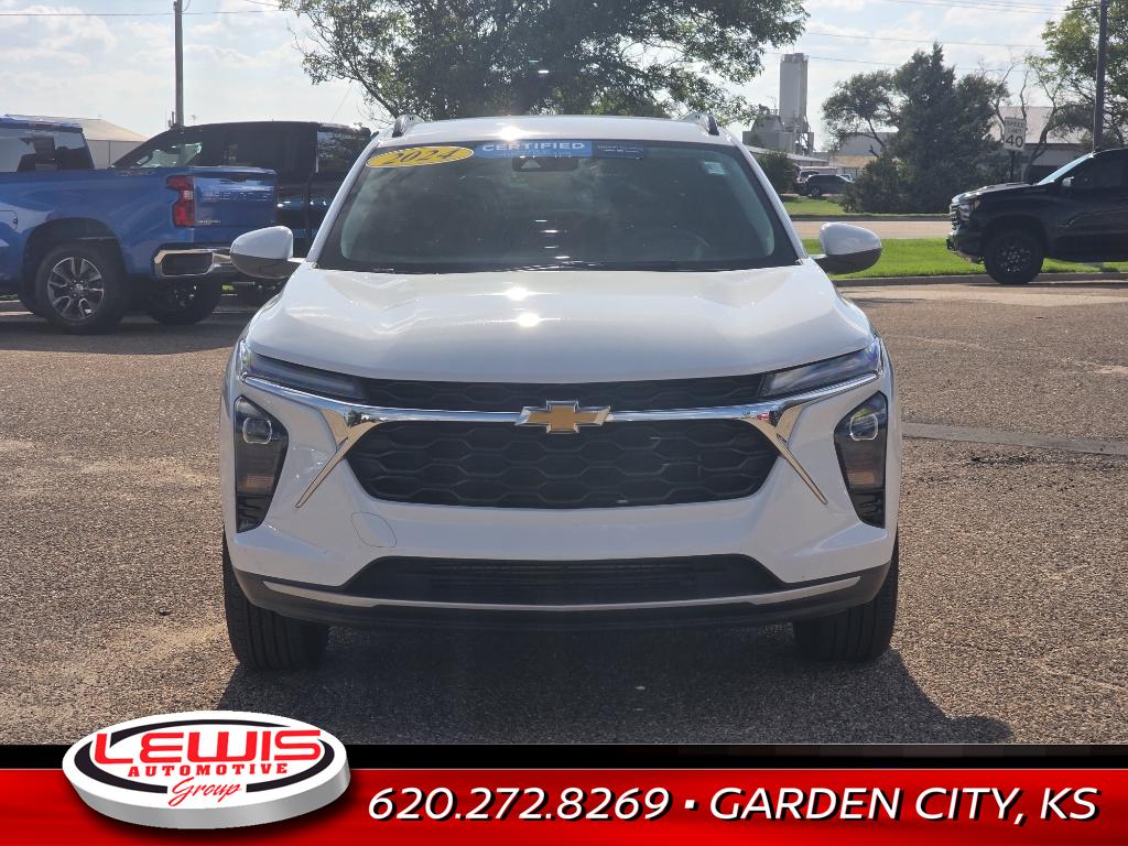 2024 Chevrolet Trax LT photo 2