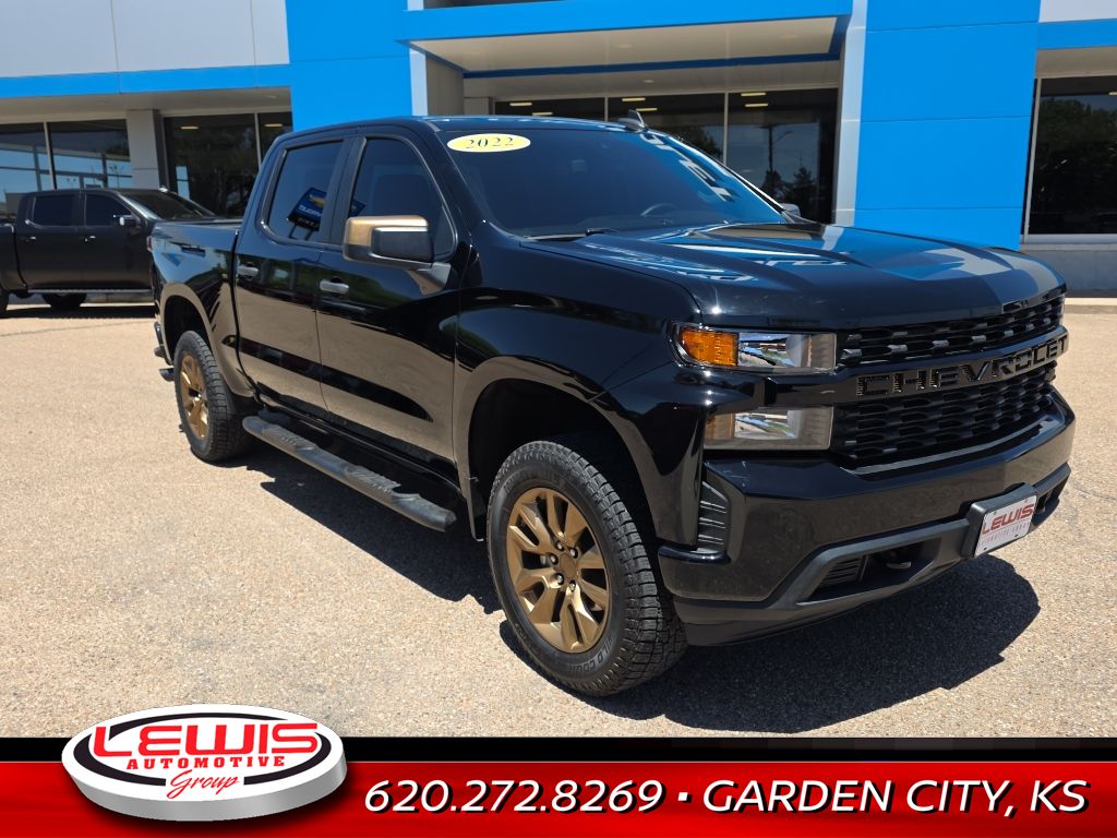 2022 Chevrolet Silverado 1500 Custom photo 2