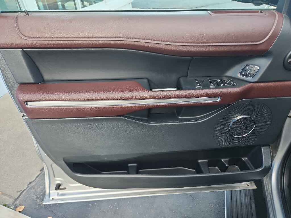 2024 Ford Expedition MAX Limited photo 3