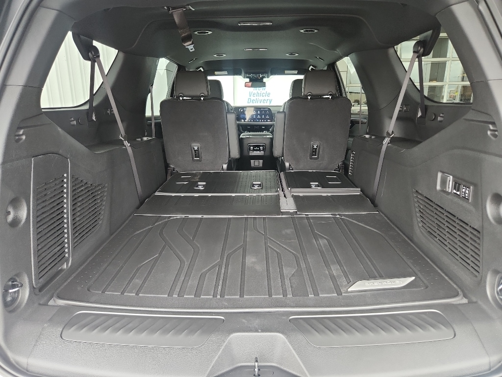 2026 Chevrolet Suburban LT - Photo 16