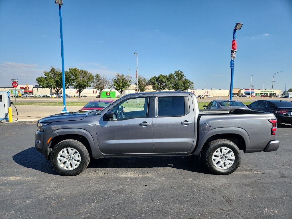 2024 Nissan Frontier SV photo 2