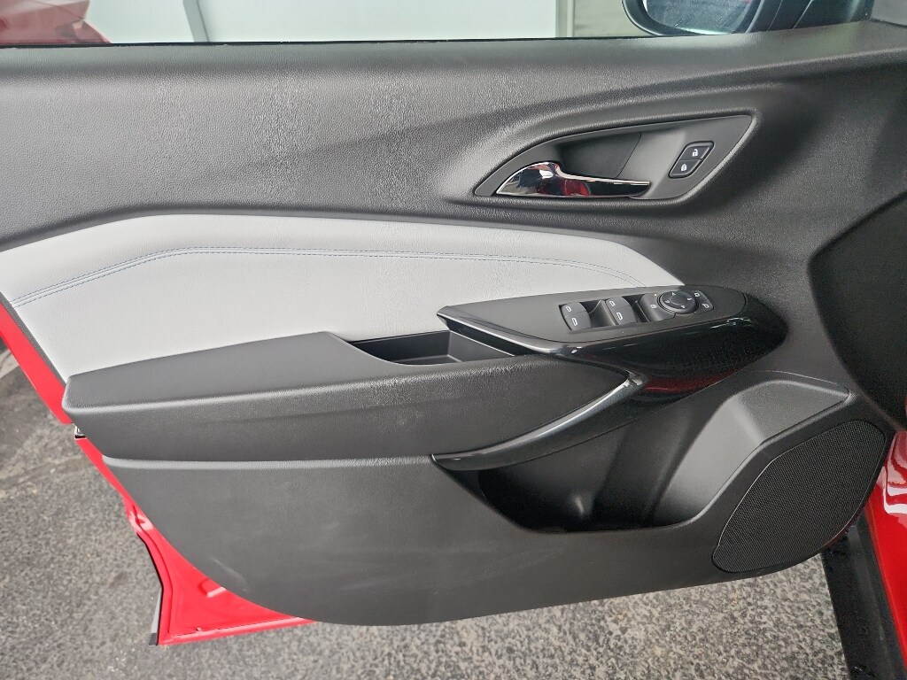 2026 Chevrolet Trax LT photo 4