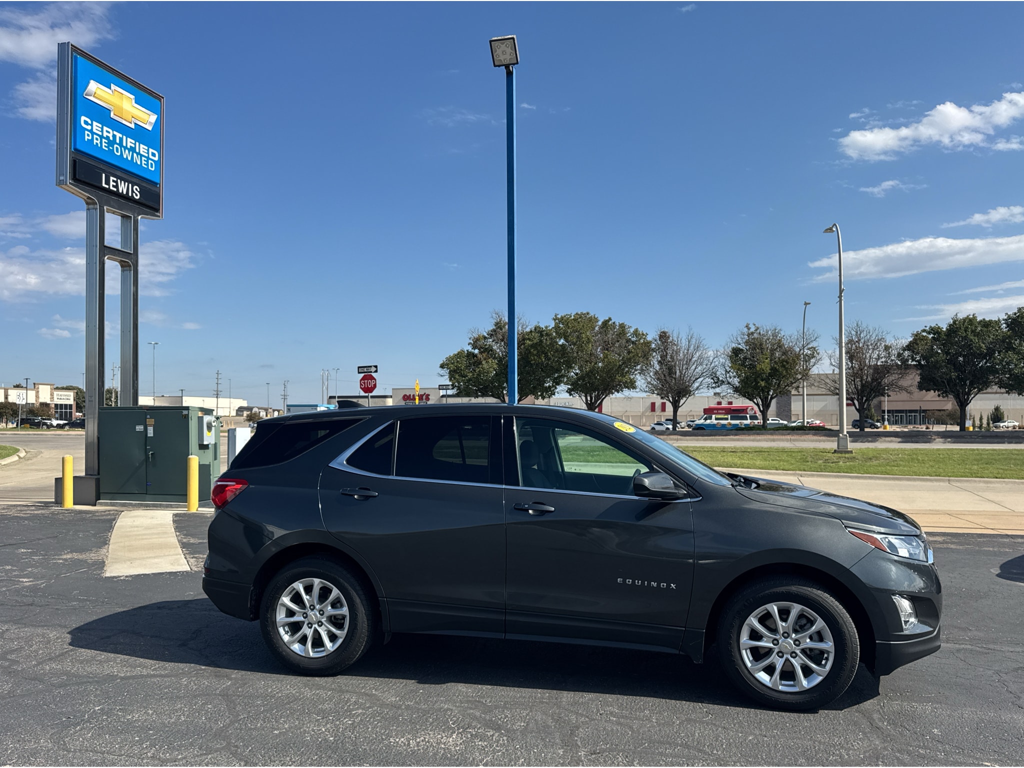 Used 2020 Chevrolet Equinox LT with VIN 2GNAXKEV8L6223096 for sale in Hays, KS
