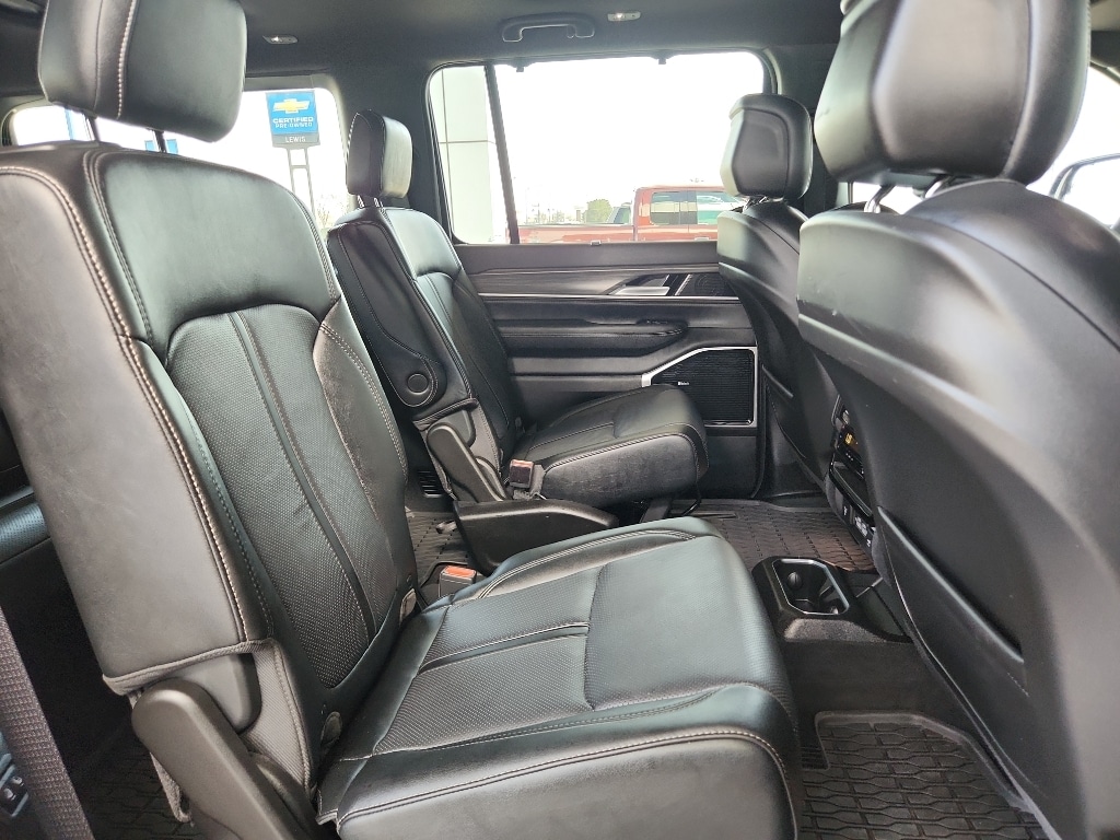 2024 Jeep Wagoneer Series III - Photo 14