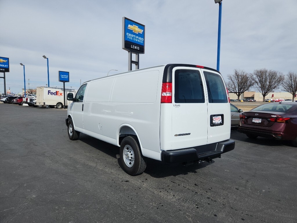 2025 Chevrolet Express Cargo Work Van - Photo 17