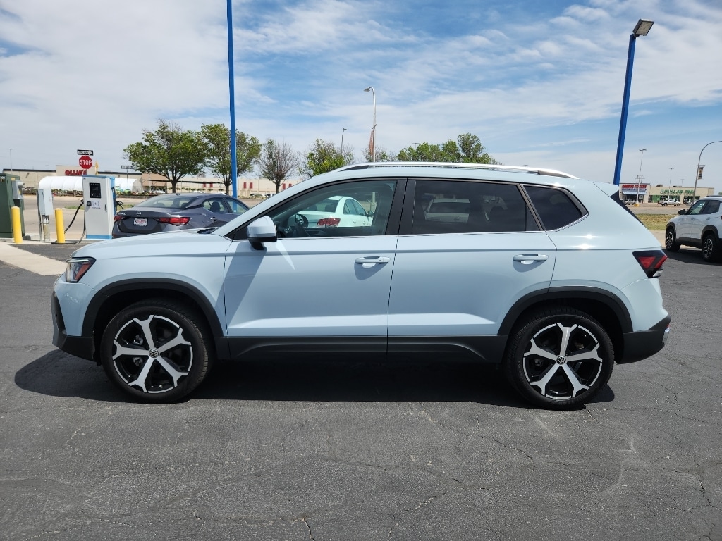 Used 2025 Volkswagen Taos SEL SUV