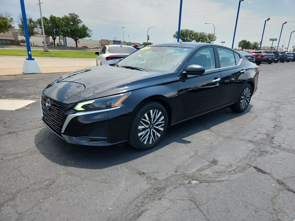 Used 2025 Nissan Altima SV Sedan