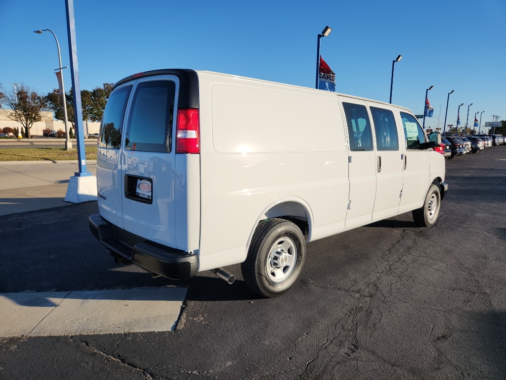 2025 Chevrolet Express Cargo Work Van - Photo 14