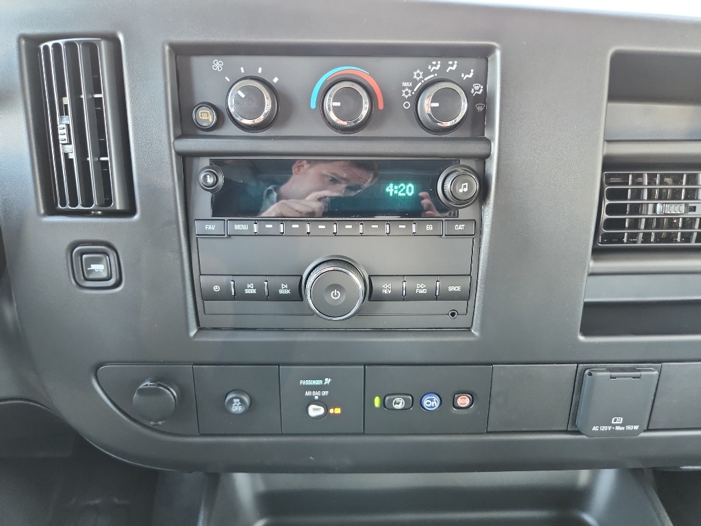 2025 Chevrolet Express Cargo Work Van - Photo 8