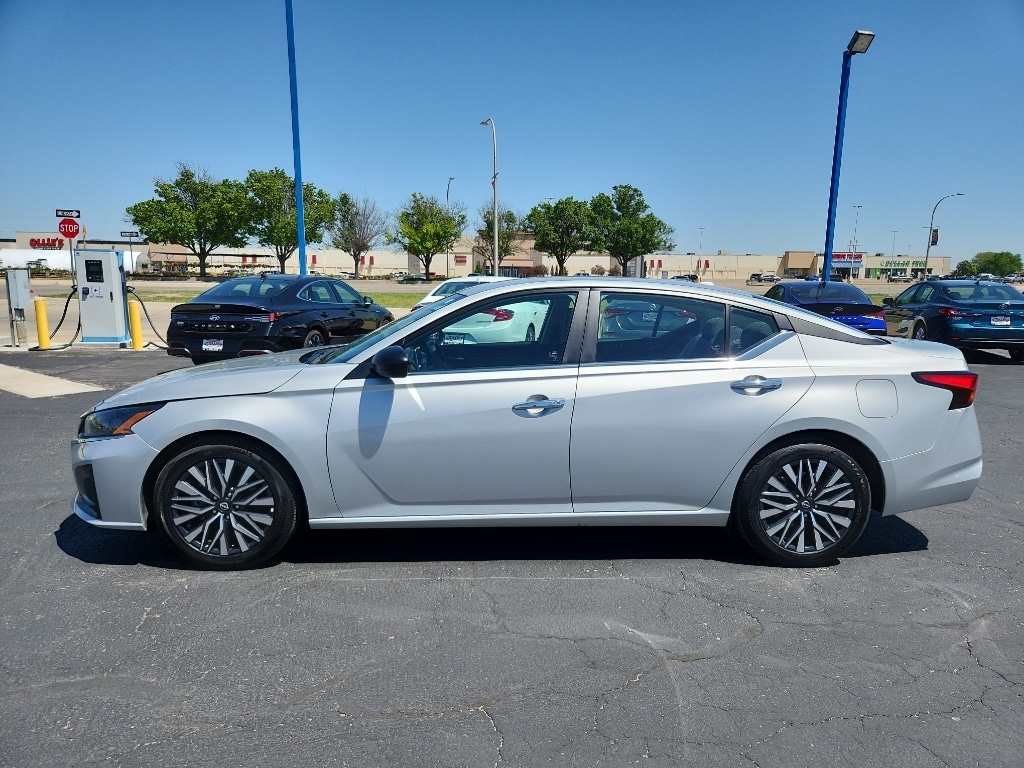 Used 2025 Nissan Altima SV Sedan