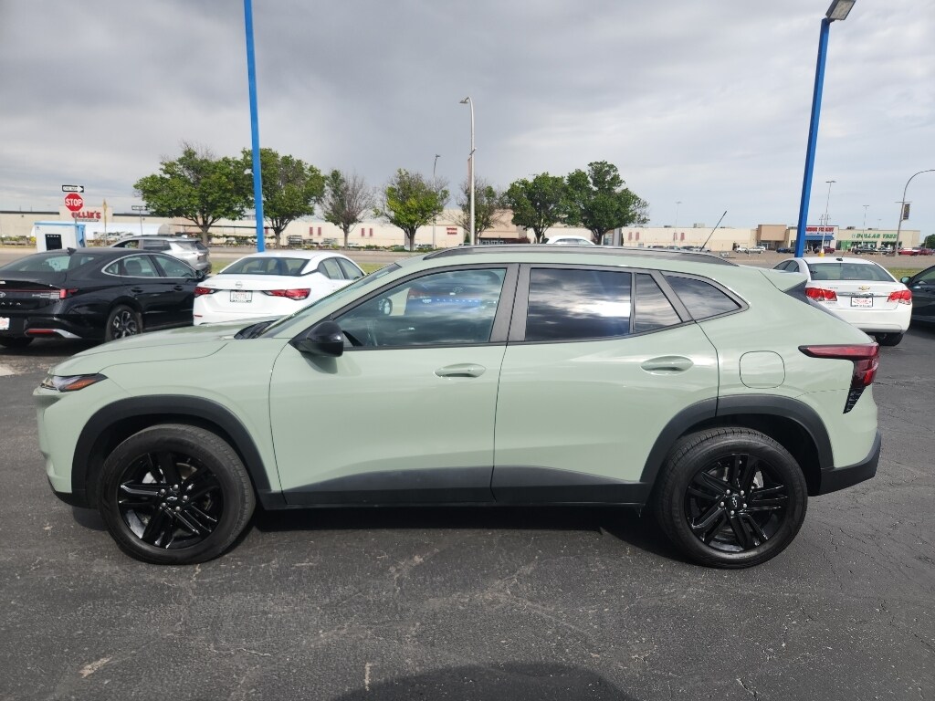 Used 2025 Chevrolet Trax Activ SUV