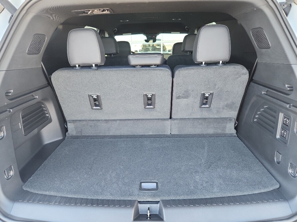 2026 Chevrolet Traverse High Country - Photo 16