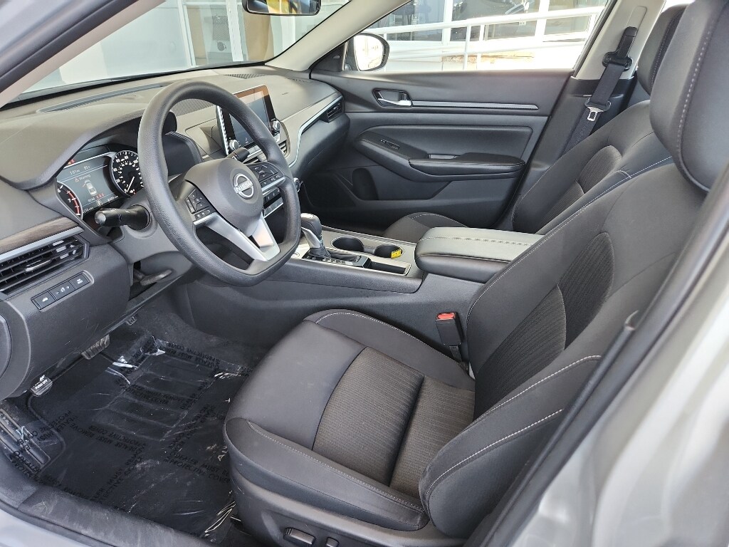 Used 2025 Nissan Altima SV Sedan