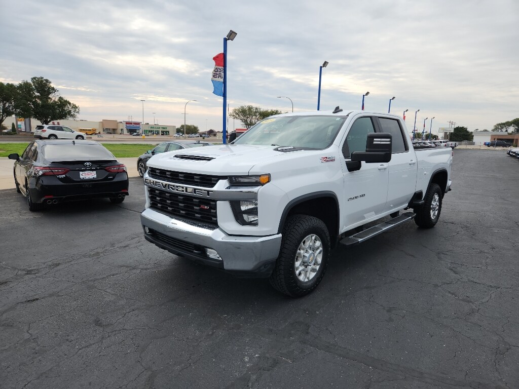 2023 Chevrolet Silverado 2500HD LT photo 4