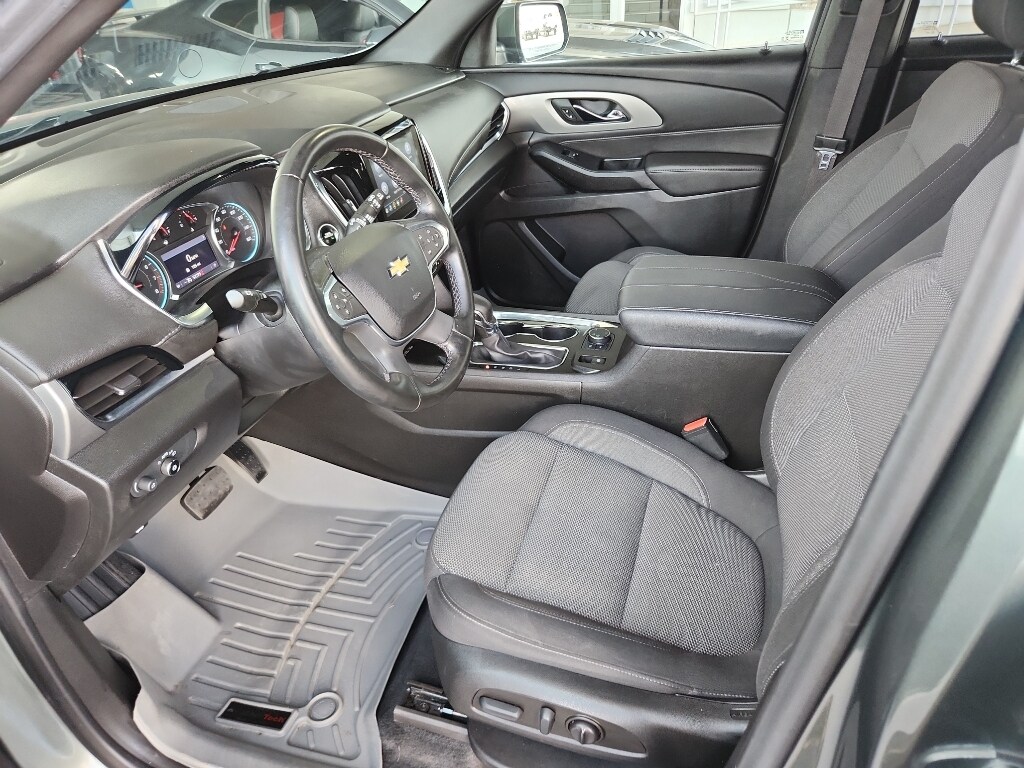 Used 2023 Chevrolet Traverse LT Cloth SUV